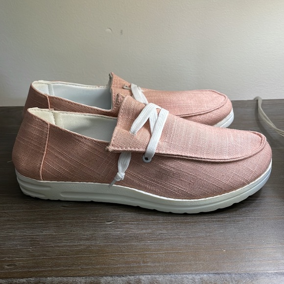 No-Tie Linen Flats - Picture 5 of 6